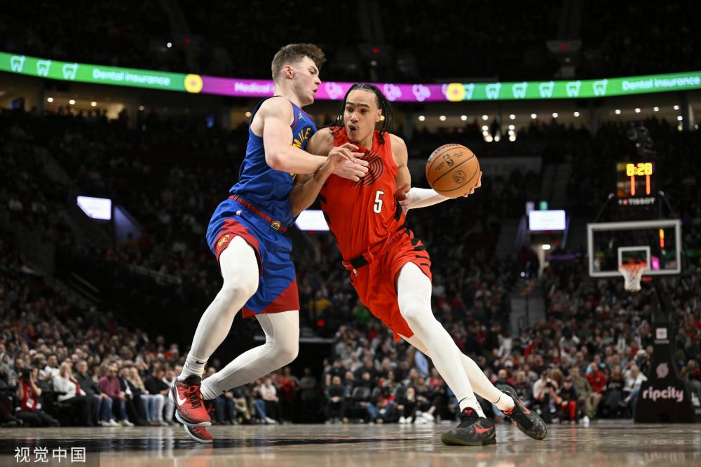 包围的球员 包围的球员