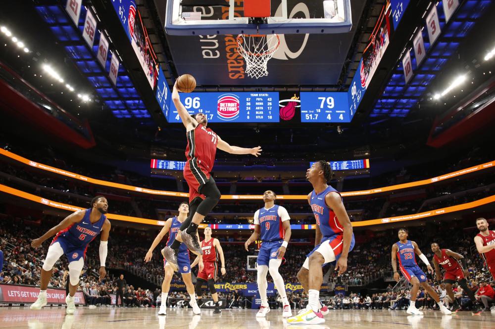 勇士后场新 勇士后场新